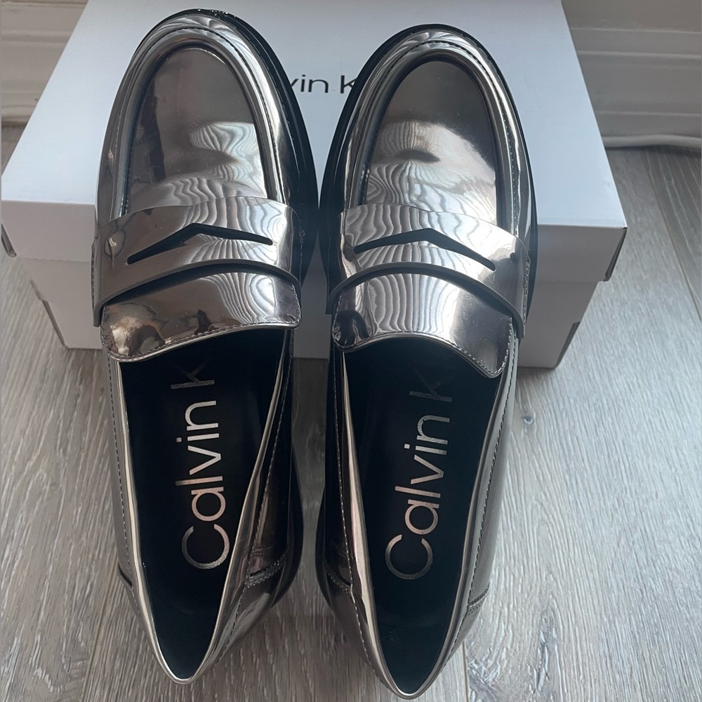 *New* Calvin Klein Grant Loafers Metallic Pewter Women's size 7.